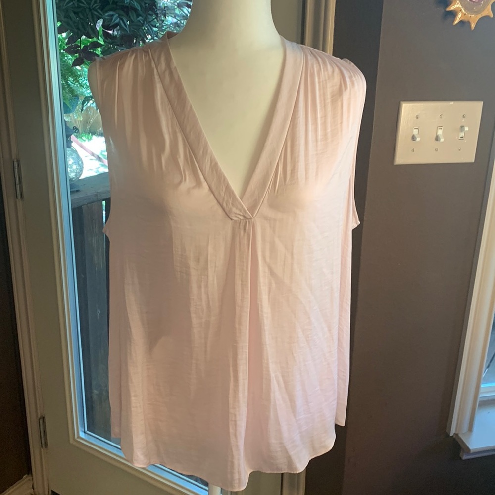 Vince Camuto pale pink v neck top, size L